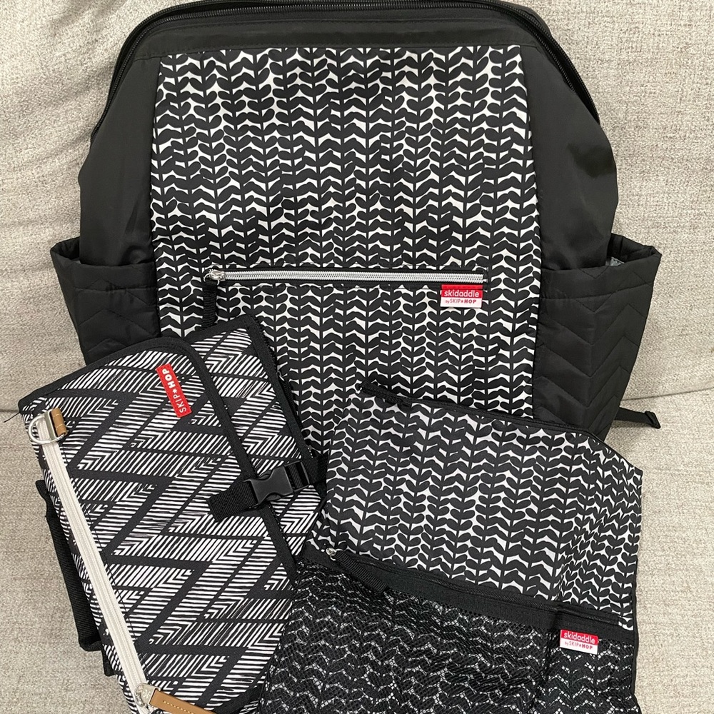 Skidaddle by Skip Hop Diaper Bag bundlE NWOT